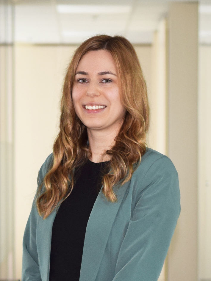 Seraina Tschampion - Mandatsleiterin - Visita Treuhand AG - Abacus - Treuhand - Treuhänder in Lenzburg - Buchführung - Administration - Jahresrechnung - Steuern - Beratung - Schweiz
