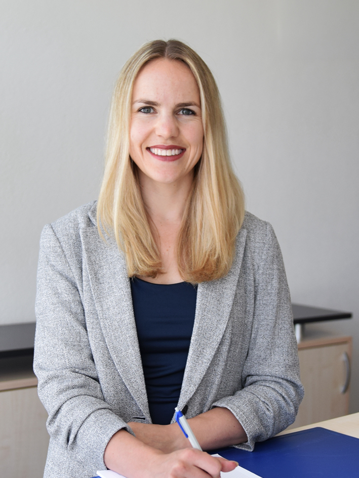 Priska Schaad - Mandatsleiterin - Visita Treuhand AG - Abacus - Treuhand - Treuhänder in Lenzburg - Buchführung - Administration - Jahresrechnung - Steuern - Beratung - Schweiz